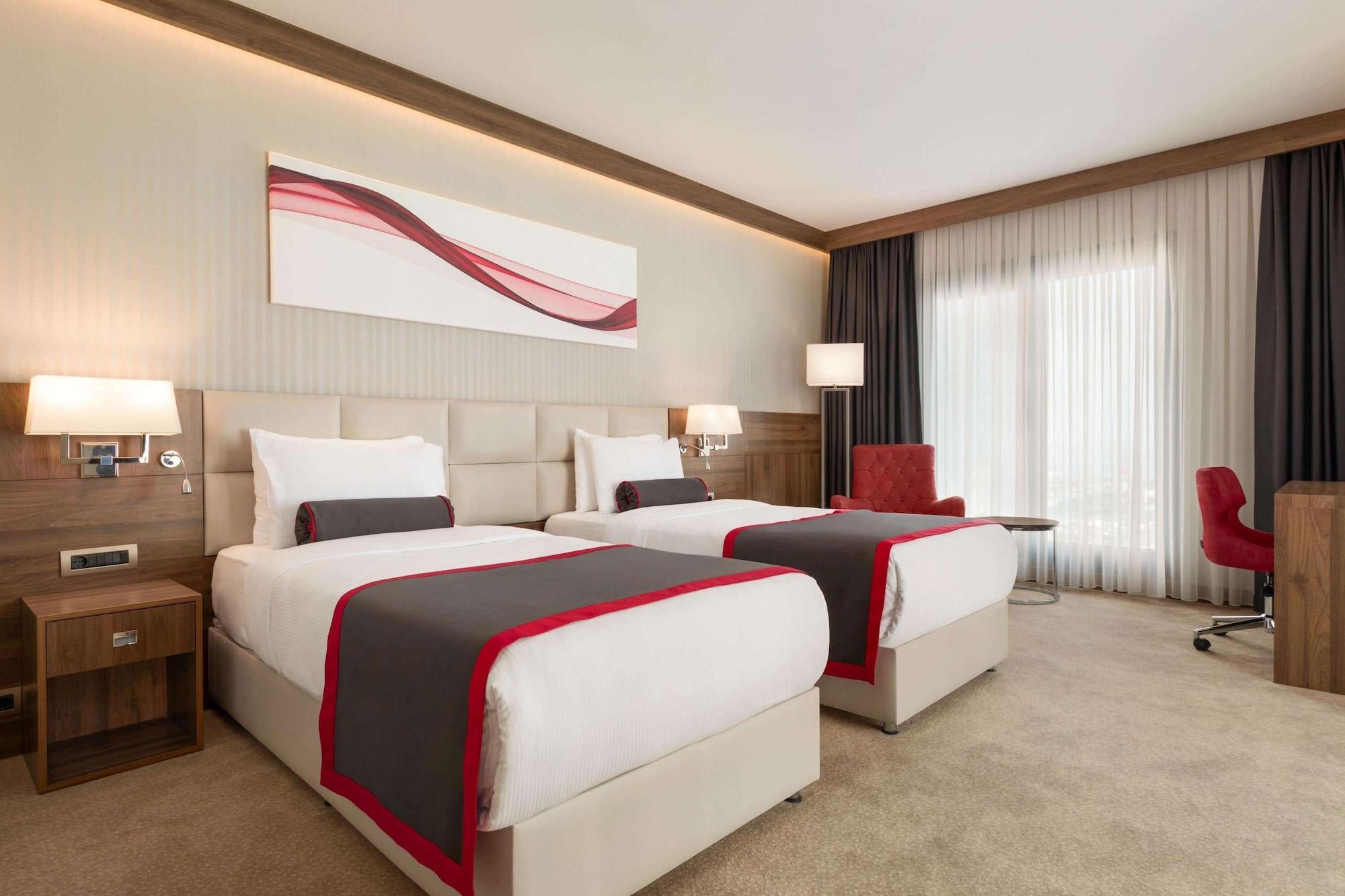Hotel Ramada By Wyndham Beylikduzu Estambul Exterior foto