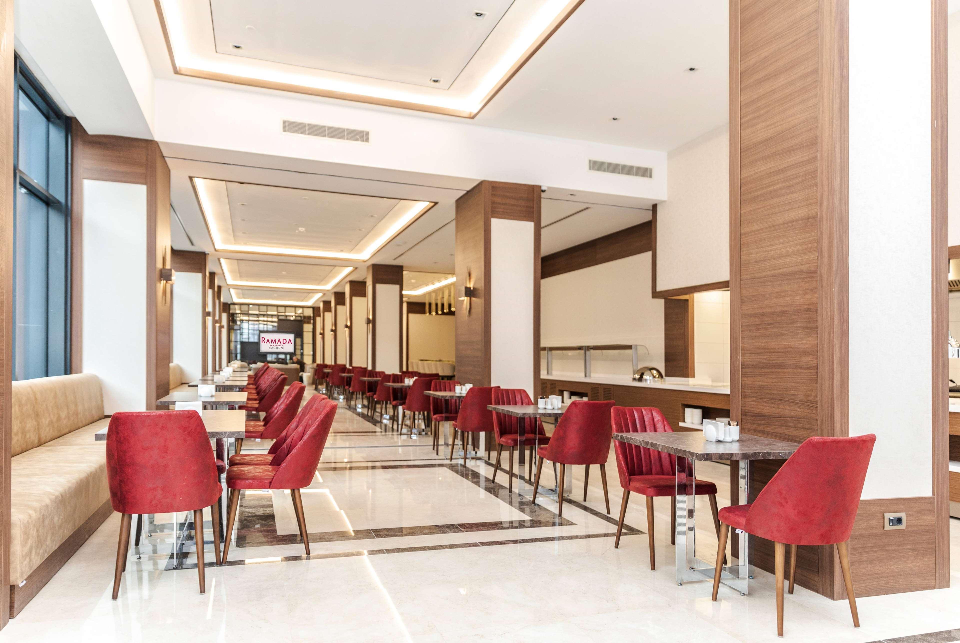 Hotel Ramada By Wyndham Beylikduzu Estambul Exterior foto