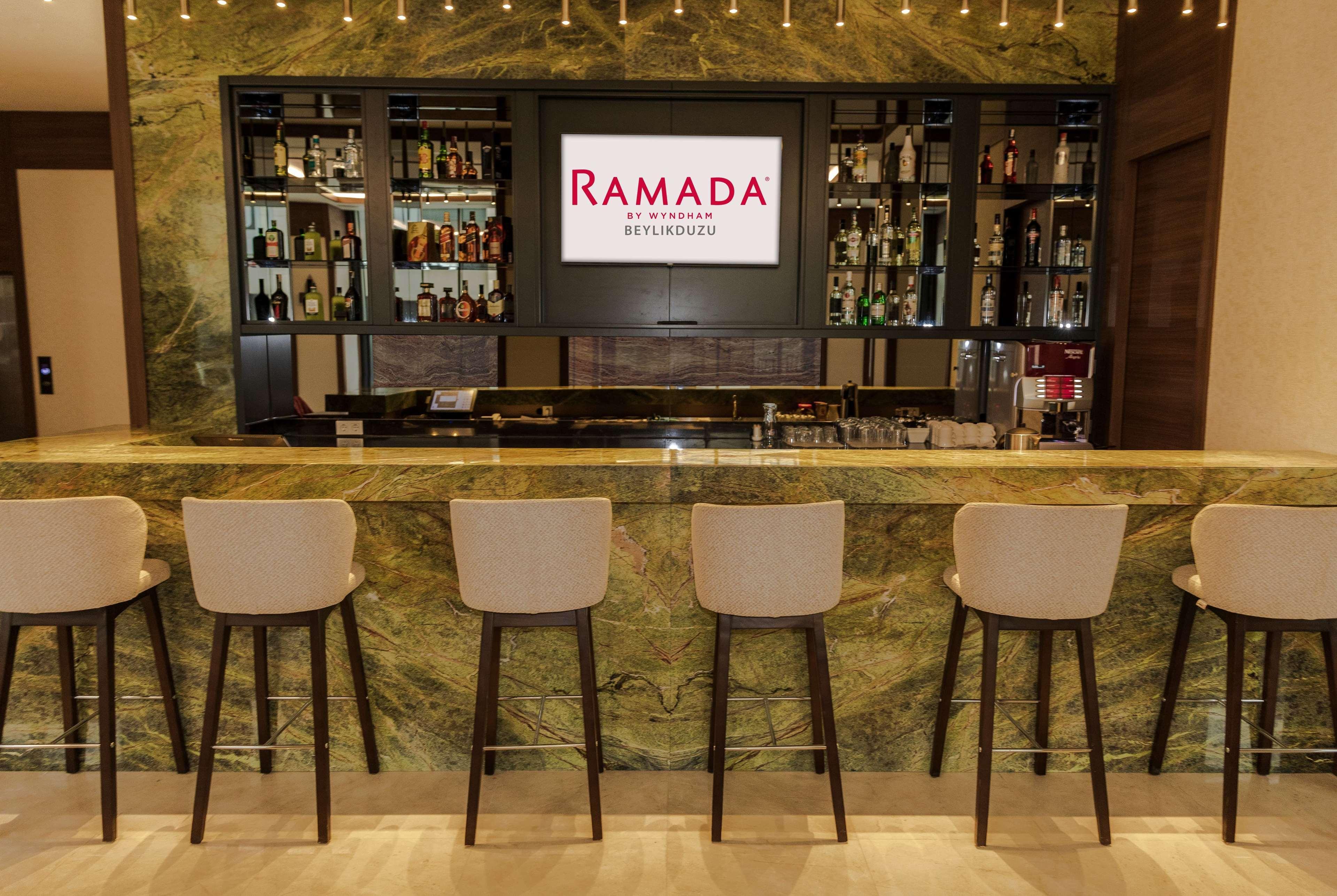 Hotel Ramada By Wyndham Beylikduzu Estambul Exterior foto