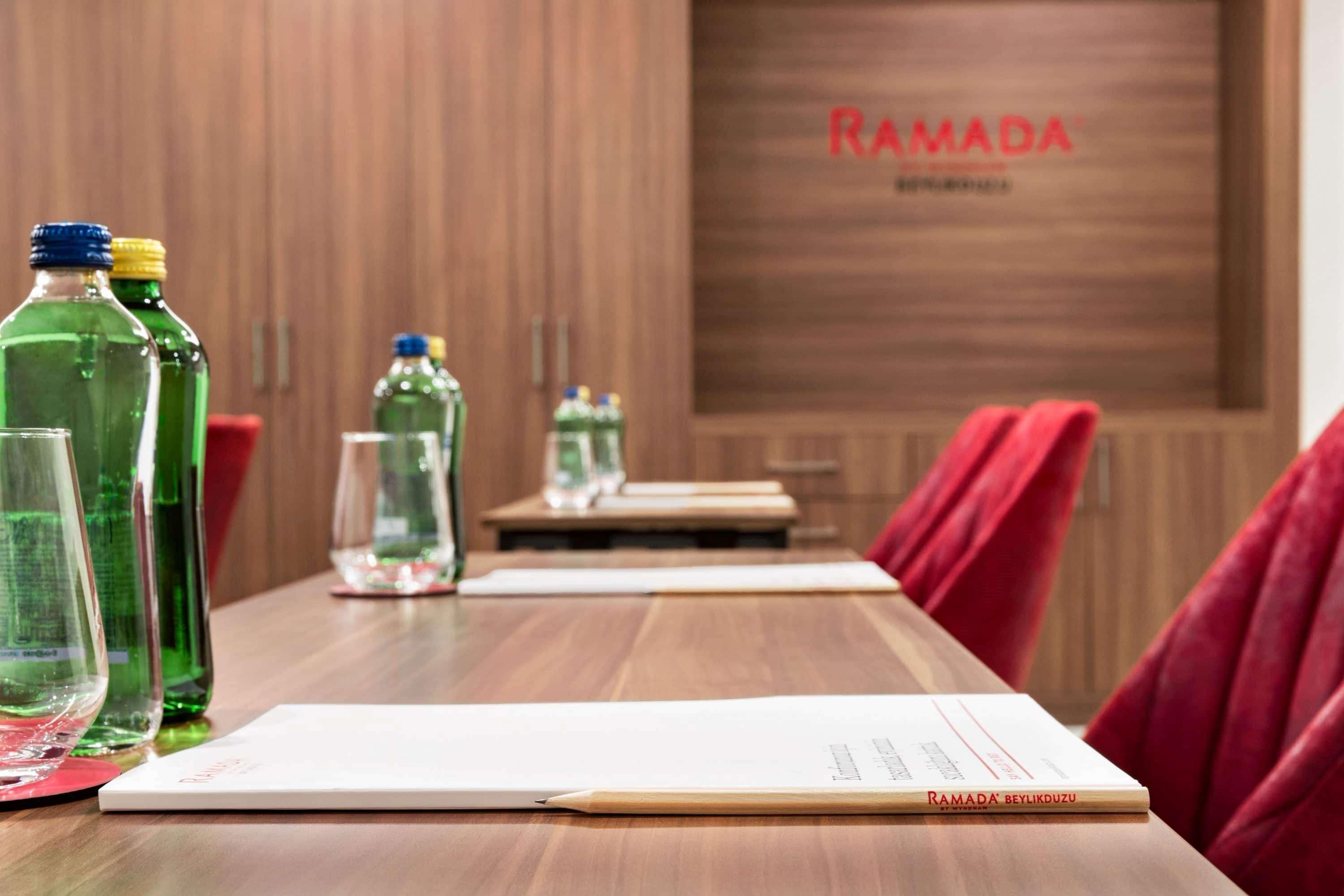 Hotel Ramada By Wyndham Beylikduzu Estambul Exterior foto